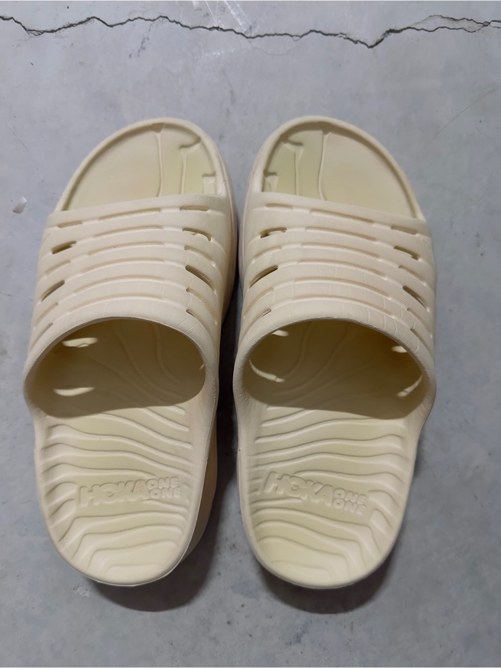 Women’s Hoka Orthopedic cream Slides - Lightweight Comfort.size -7.